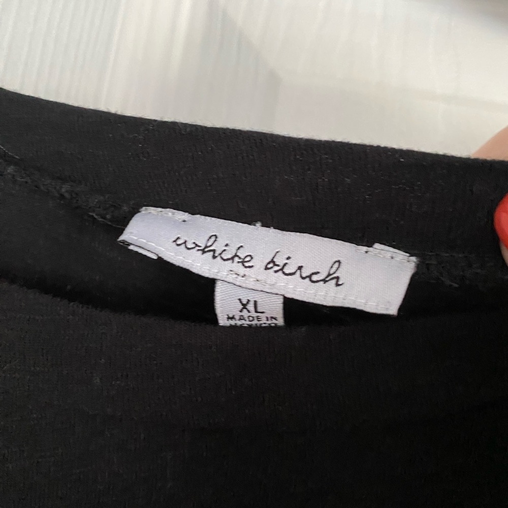 Ladies, short sleeve black T-shirt sleeves gathered for cute detail, extra-large